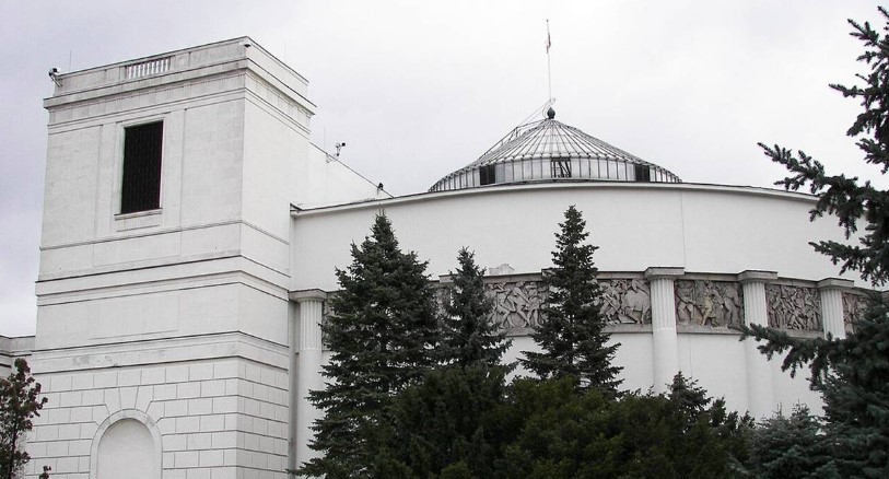 Хімічна тривога у Варшаві: спецоперація поліції біля Сейму Польщі завершилася курйозом Хімічна тривога у Варшаві: спецоперація поліції біля Сейму Польщі завершилася курйозом
